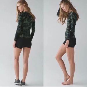 Lululemon athletica Suns out camouflage print rash guard, swimwear, surf, NWT 2